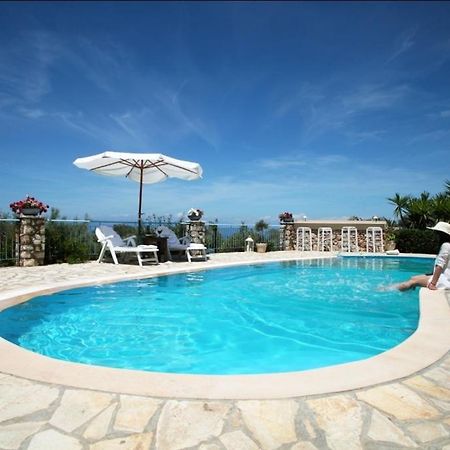 Villa Elenia Tsoukaladhes Phòng bức ảnh